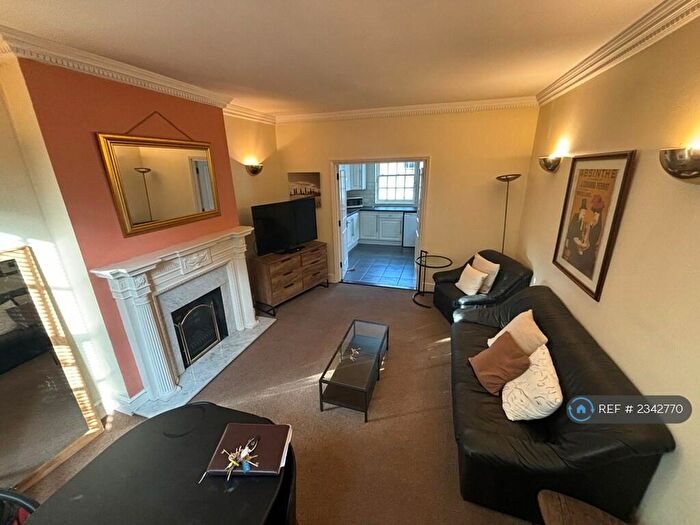 2 Bedroom Flat To Rent In Rossmore Road, London, NW1