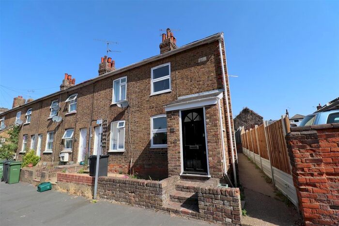 2 Bedroom End Of Terrace House To Rent In Victoria Street, Braintree, CM7