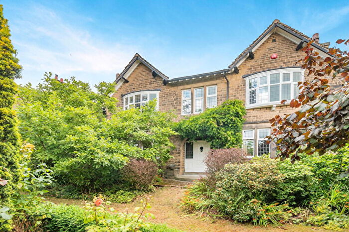 4 Bedroom Detached House For Sale In Woodside Road, Beaumont Park, HD4