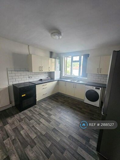 4 Bedroom Maisonette To Rent In Druid Hill, Bristol, BS9