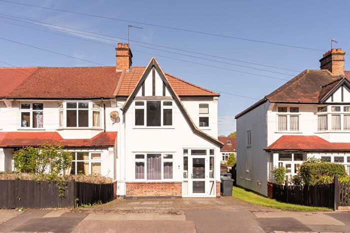 3 Bedroom End Of Terrace House For Sale In Braemar Avenue, South Croydon, CR2