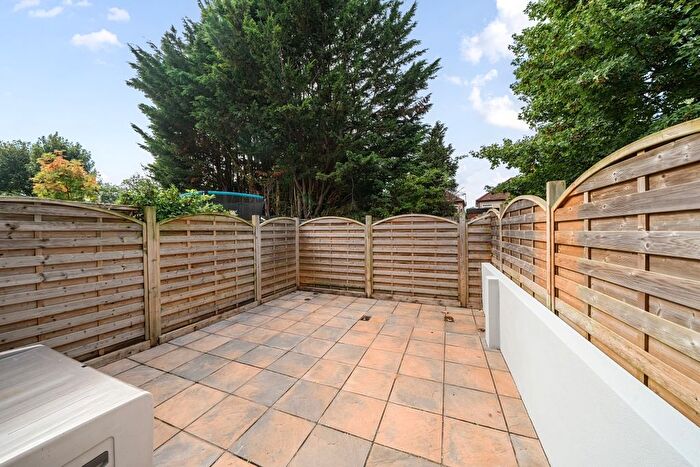 1 Bedroom Flat To Rent In Sandringham Road, Watford, WD24