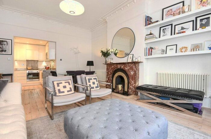 2 Bedroom Flat To Rent In Sinclair Road, London, Uk, W14
