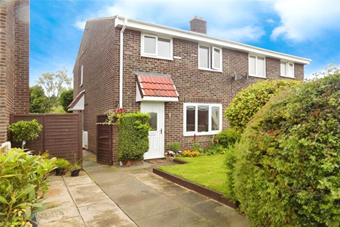 3 Bedroom Semi-Detached House For Sale In The Birches, Westwoodside, Doncaster, Lincolnshire, DN9