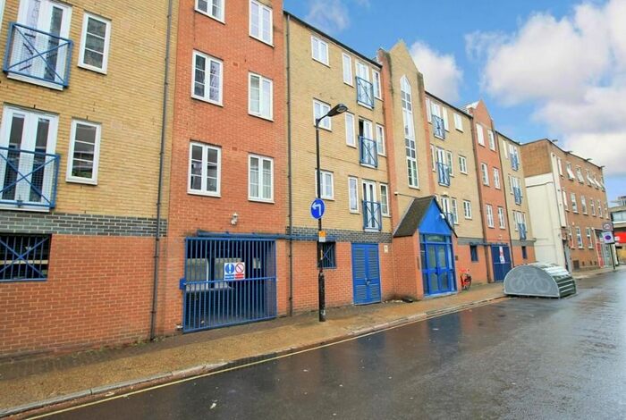 1 Bedroom Flat To Rent In Oswin Street, London, SE11