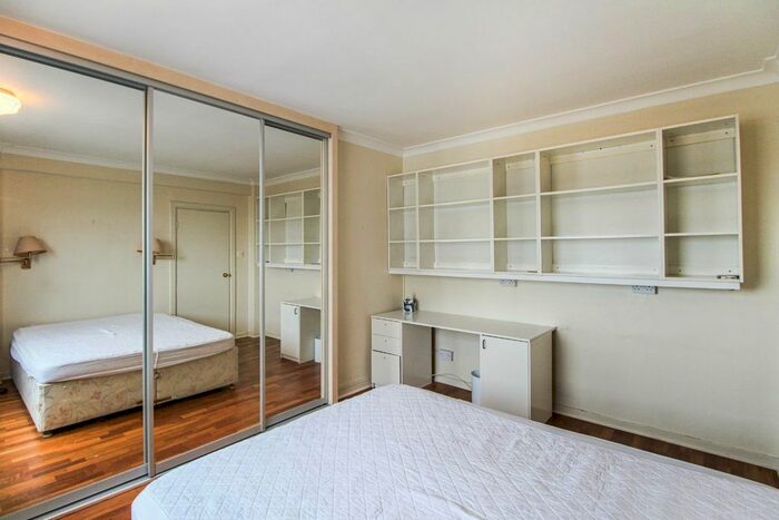 1 Bedroom Flat To Rent In Russell Court, London, WC1H