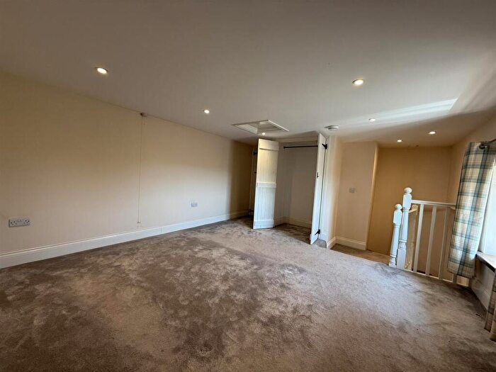 1 Bedroom Semi-Detached House To Rent In Chevithorne, Tiverton, EX16