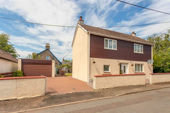3 Bedroom Property For Sale In Station Road, Woodside, Burrelton, Blairgowrie, PH13
