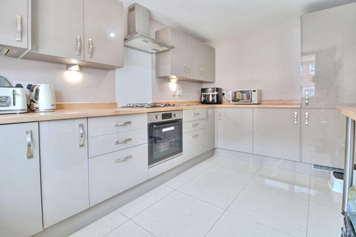 4 Bedroom Town House For Sale In Bulwark Way, Milton Keynes, MK10