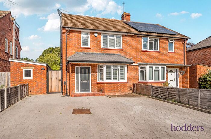 3 Bedroom Semi-Detached House For Sale In Liberty Lane, Addlestone, Surrey, KT15