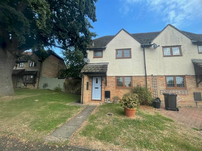 3 Bedroom End Of Terrace House To Rent In Coopers Way, Newent, GL18