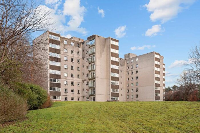 3 Bedroom Apartment For Sale In Norwood Park, Bearsden, G61