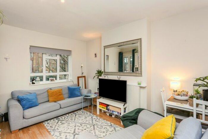 4 Bedroom Flat To Rent In Silverthorne Road, London SW8