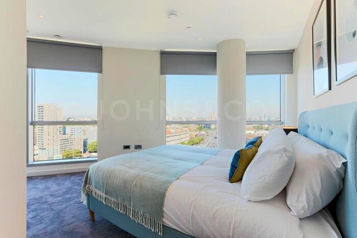 2 Bedroom Flat For Sale In Charrington Tower, Biscayne Avenue, London, E14