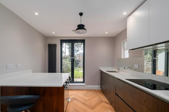 2 Bedroom Flat To Rent In Westcombe Hill London, SE3