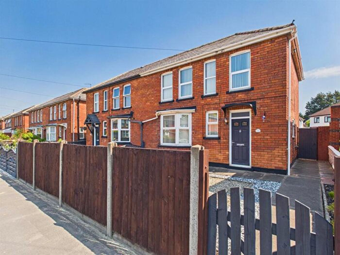 3 Bedroom Semi-Detached House For Sale In Painswick Road, Gloucester, GL4