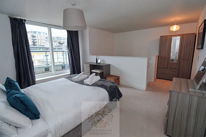 3 Bedroom Flat To Rent In Point Pleasant, Wandsworth, SW18