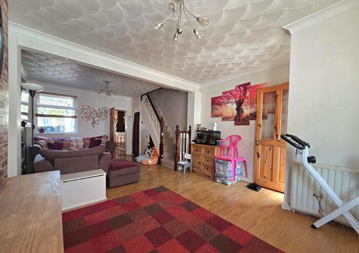 3 Bedroom House To Rent In Garfield Road Gillingham, ME7