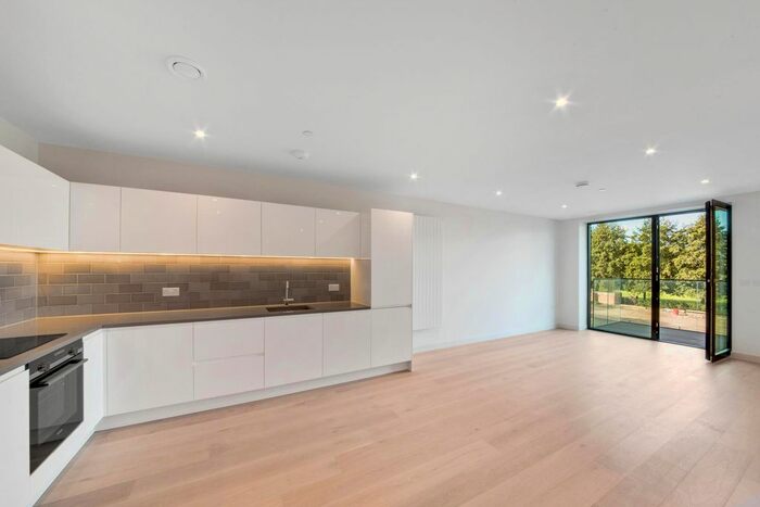 2 Bedroom Flat To Rent In John Cabot House, Royal Wharf, London, E16