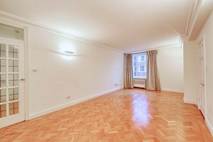 2 Bedroom Flat To Rent In Kensington Park Road, London, W11