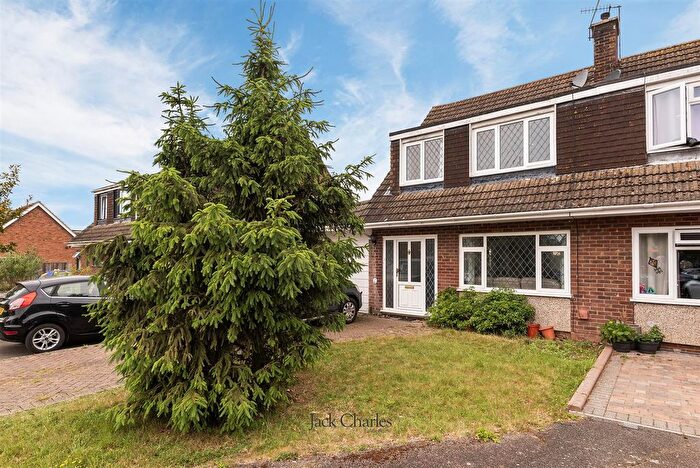 3 Bedroom Semi-Detached House For Sale In Fleming Way, Tonbridge, TN10