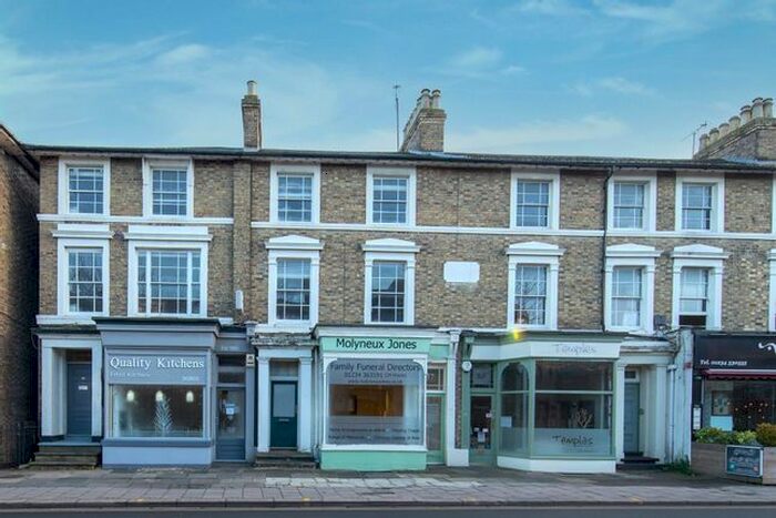 1 Bedroom Flat To Rent In Rush Court, Bedford, MK40