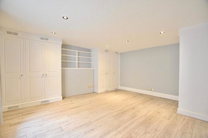 1 Bedroom Flat To Rent In Ashby Street, Old Street, EC1V