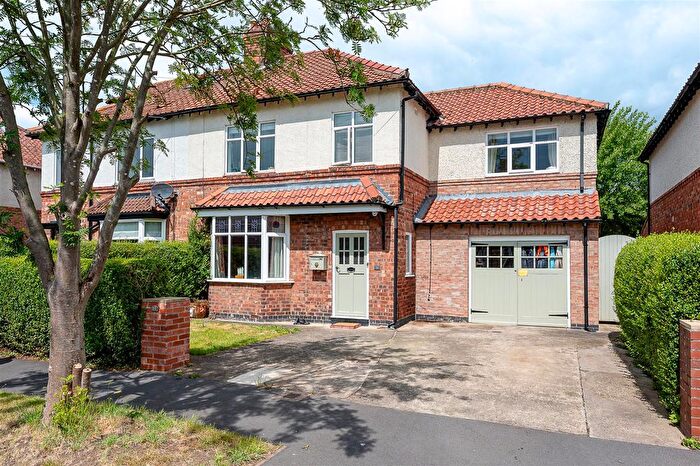 4 Bedroom Semi-Detached House For Sale In Coda Avenue, Bishopthorpe, York, YO23