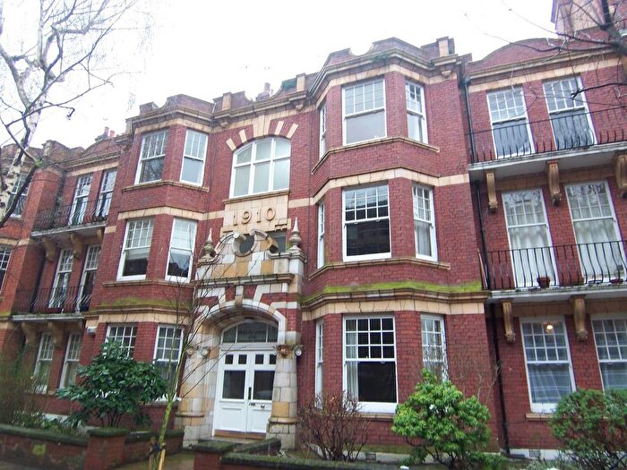 3 Bedroom Flat To Rent In Riverview Gardens, London, SW13