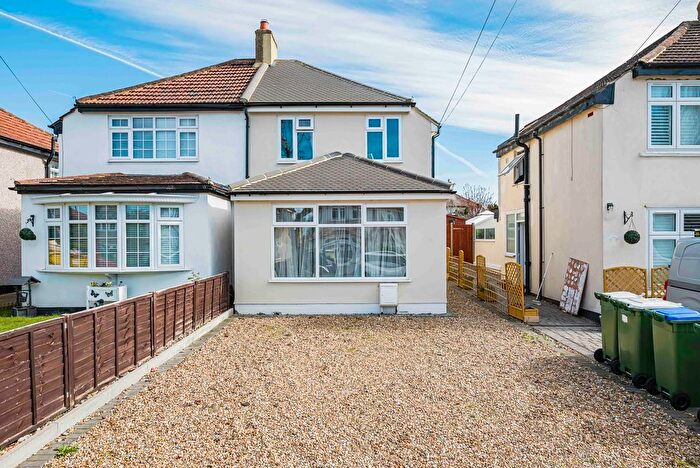 3 Bedroom Semi Detached House For Sale In Wyncham Avenue, Sidcup, DA15