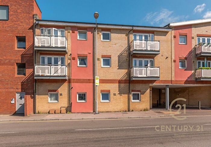 1 Bedroom Flat For Sale In Coombe Road, Norbiton, Kingston Upon Thames, KT2