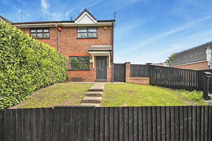3 Bedroom Property For Sale In Woodhouse Drive, Wigan, WN6