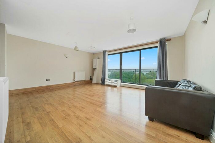2 Bedroom Flat To Rent In Miles Close, London, SE28
