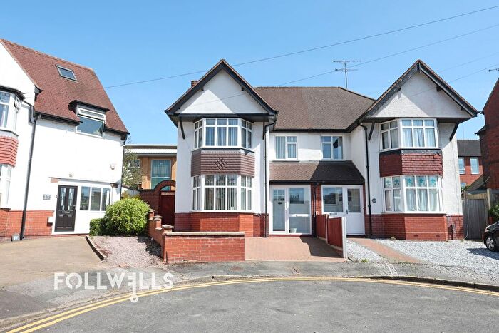 3 Bedroom Semi-detached House For Sale In Grosvenor Road, Newcastle, ST5