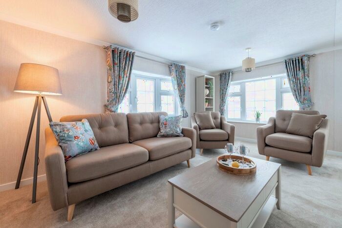 2 Bedroom Mobile/park Home For Sale In Cudworth Park, Burnt Oak Lane, Newdigate, Dorking, RH5