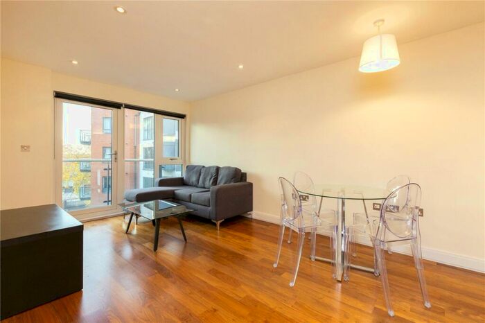 1 Bedroom Apartment To Rent In Goswell Road, London, EC1M