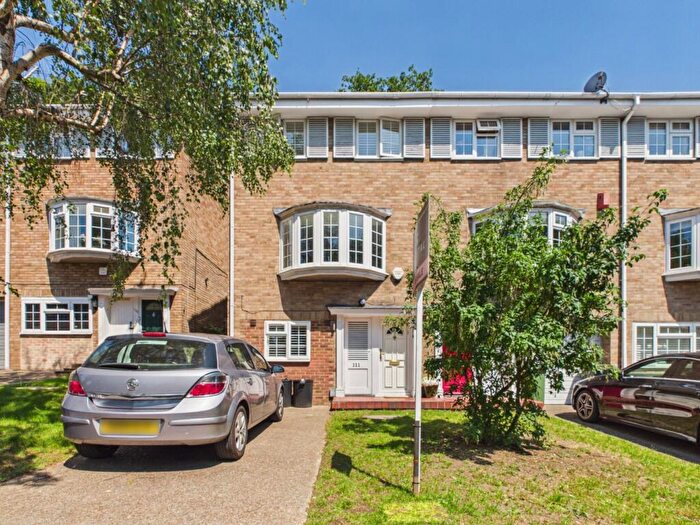 4 Bedroom Town House For Sale In Highland Road, Bromley, Kent, BR1