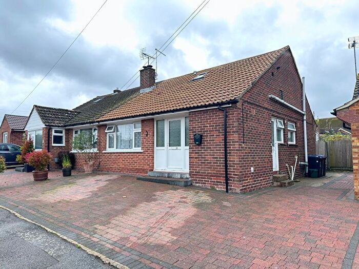 3 Bedroom Chalet For Sale In Edmund Street, Canterbury, CT3