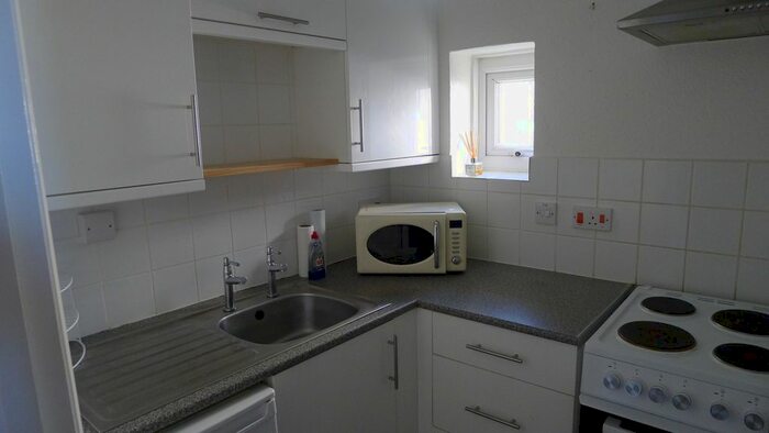1 Bedroom Flat To Rent In Keyberry Road, Newton Abbot, TQ12