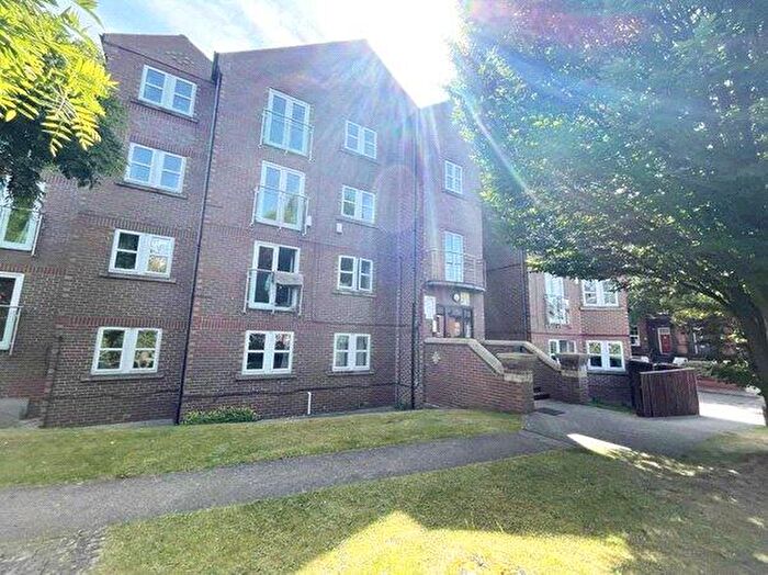 2 Bedroom Flat To Rent In Kensington Terrace, Hyde Park, Leeds, LS6