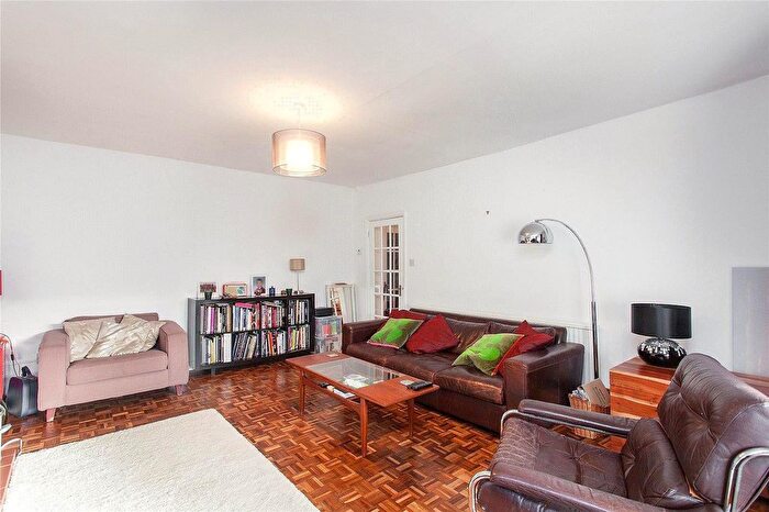 2 Bedroom Flat For Sale In Christchurch Road, Tulse Hill, SW2