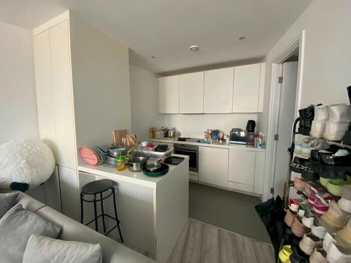 2 Bedroom Flat To Rent In Apartment, The Rotunda, New Street, Birmingham, B2