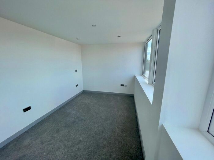 1 Bedroom Flat To Rent In Yeadon House, Green Lane, Yeadon, Leeds, West Yorkshire, LS19