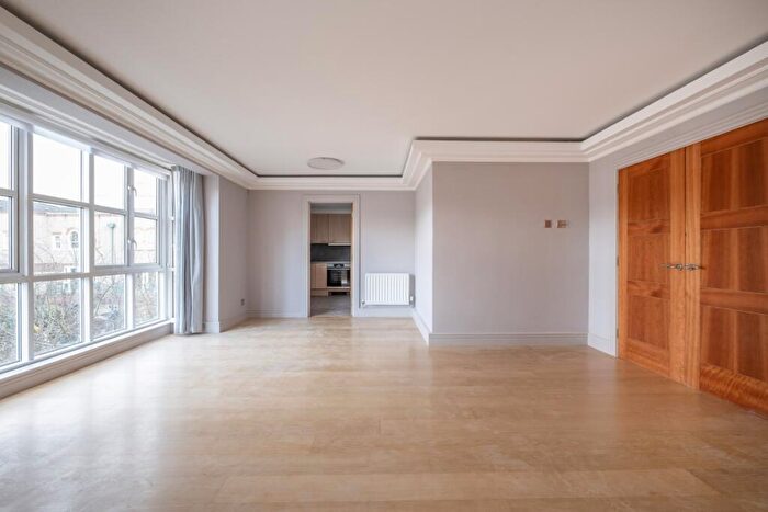 2 Bedroom Flat To Rent In Oriel Drive London, SW13