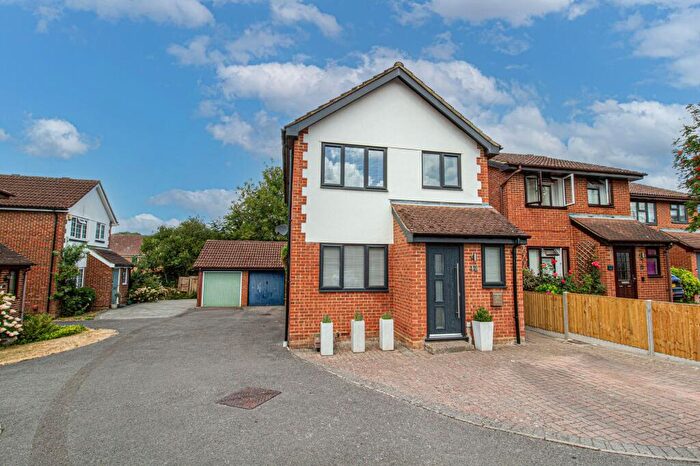 3 Bedroom Detached House For Sale In Hunnels Close, Church Crookham, GU52