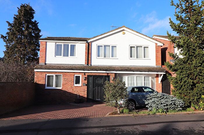 5 Bedroom Detached House For Sale In Dryden Crescent, Stevenage, Hertfordshire, SG2