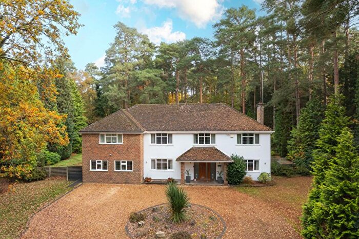 6 Bedroom Detached House For Sale In Fitzroy Road, Fleet, GU51