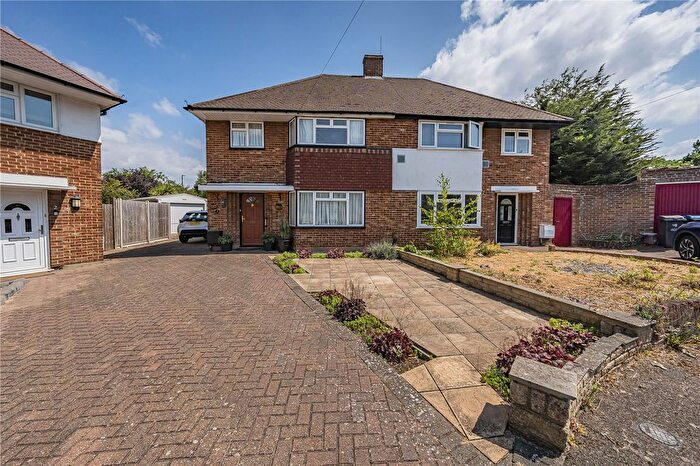 3 Bedroom Semi-Detached House For Sale In Bodley Close, New Malden, KT3