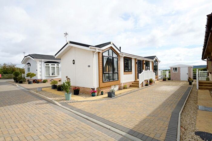 2 Bedroom Park Home For Sale In Yew Tree Park, Ross-on-Wye, HR9