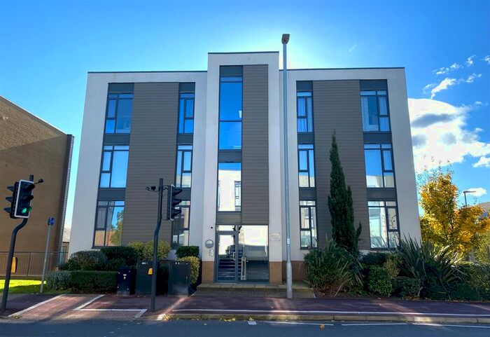 2 Bedroom Flat To Rent In Firepool View, Taunton, TA1